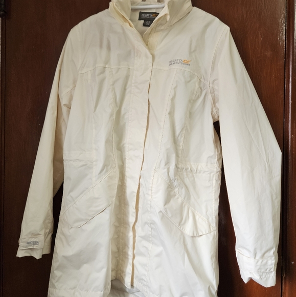 New Cream Regatta Ladies Activewear Windbreaker - Picture 1 of 4
